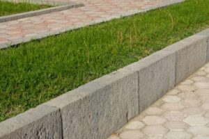 retaining-wall-with-turf-650x433-1